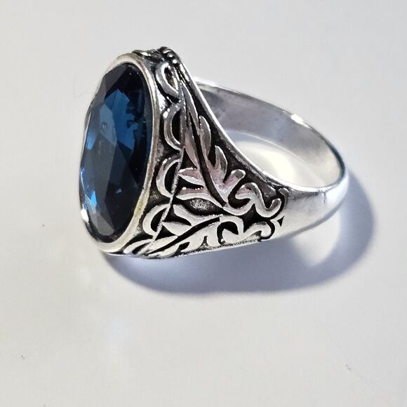 Silver Tone Blue Oval Faceted Rhinestone Ring Size 10.5 - Picture 9 of 10